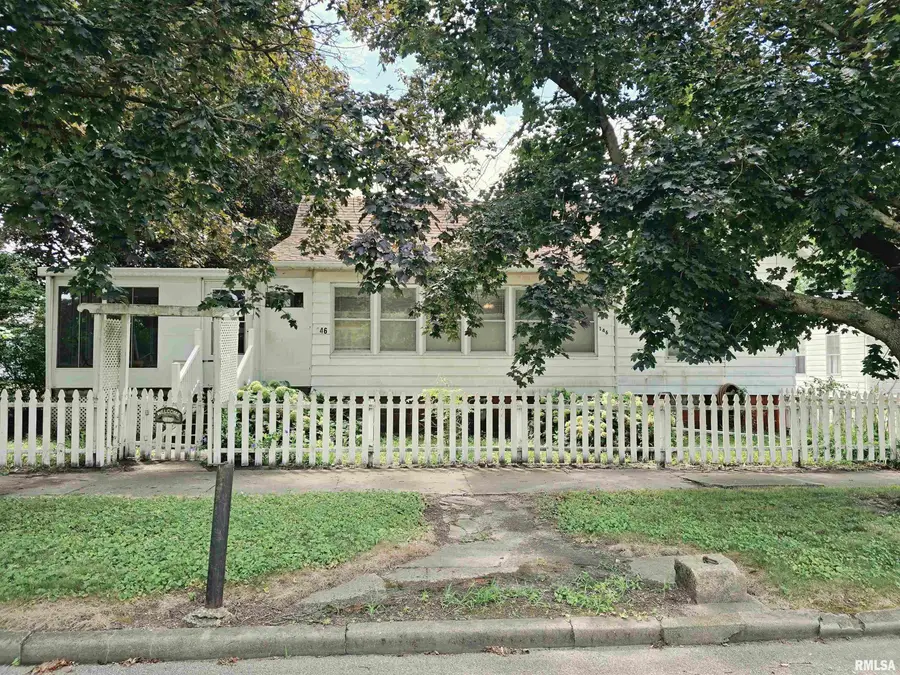 146 E Hickory Street, Canton, IL 61520 - #2