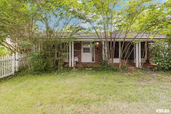 1602 W Freeman Street, Carbondale, IL 62901