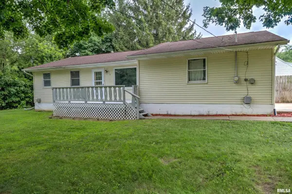 210 W Tower Street, Eureka, IL 61530