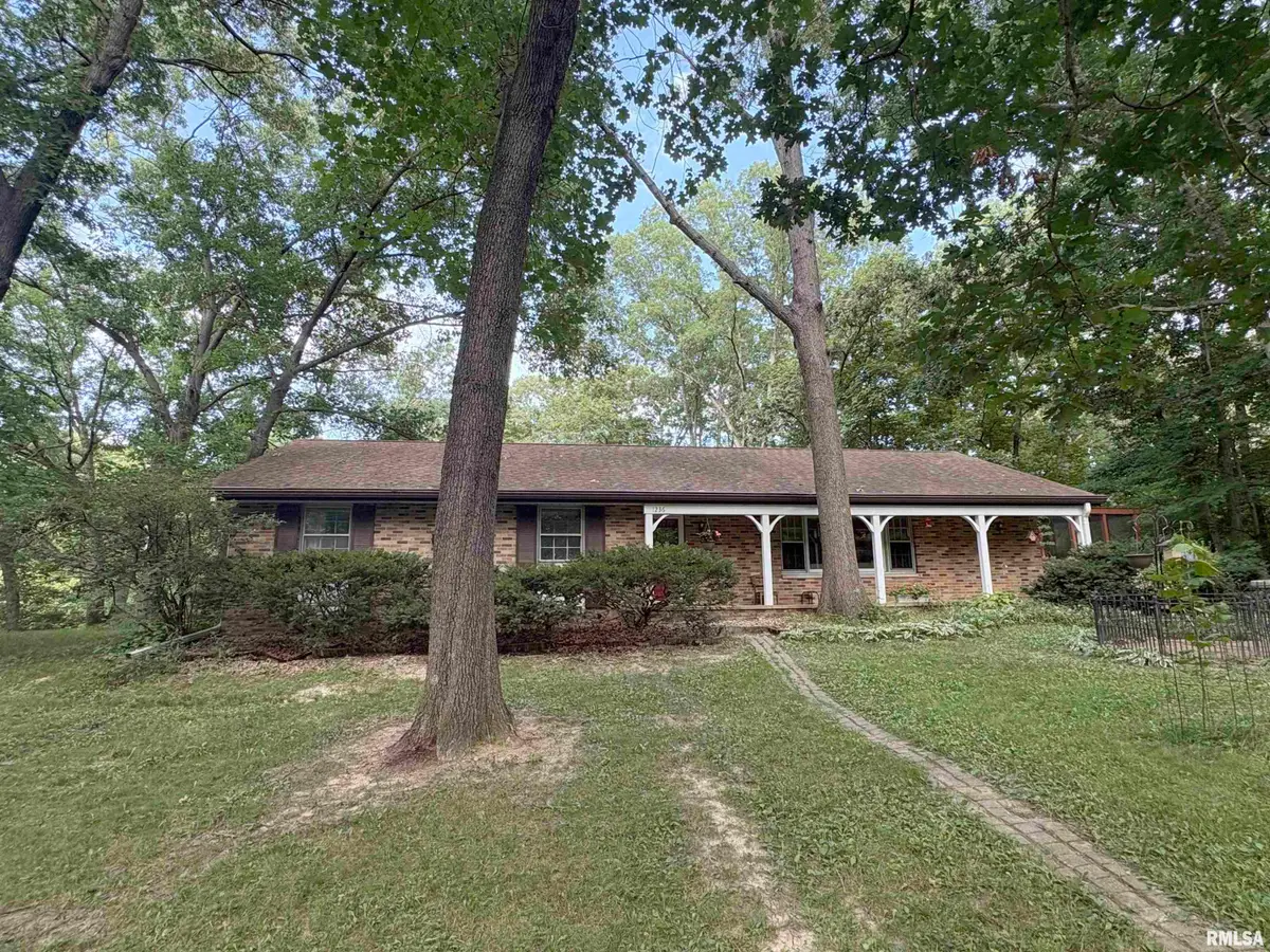 1236 N Hickory Lane, East Peoria, IL 61611 - #1