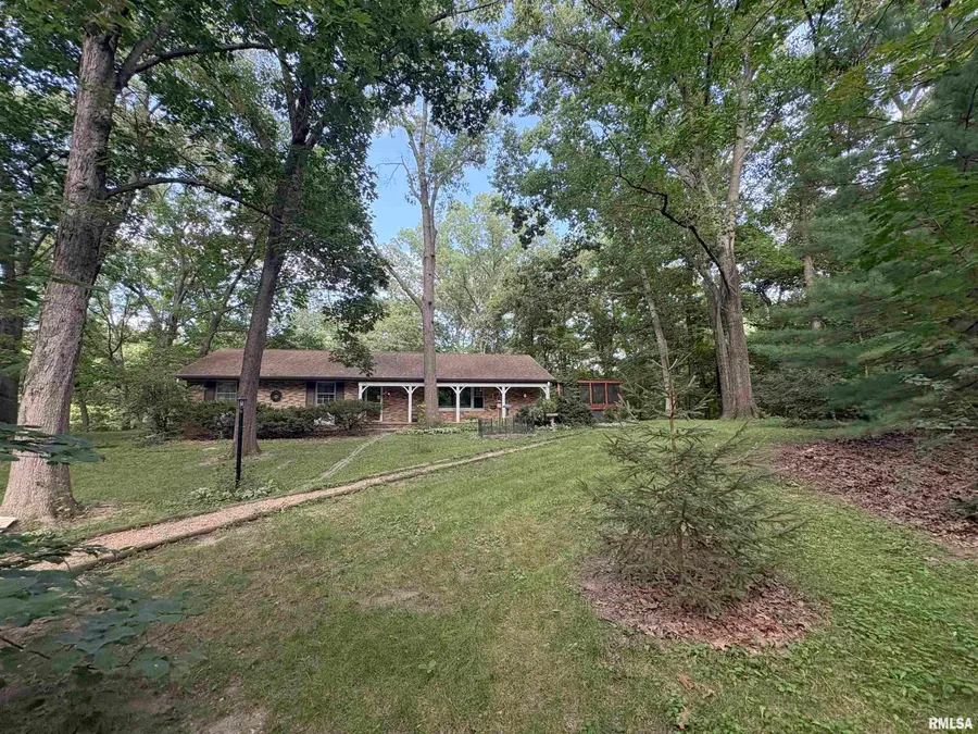 1236 N Hickory Lane, East Peoria, IL 61611 - #3