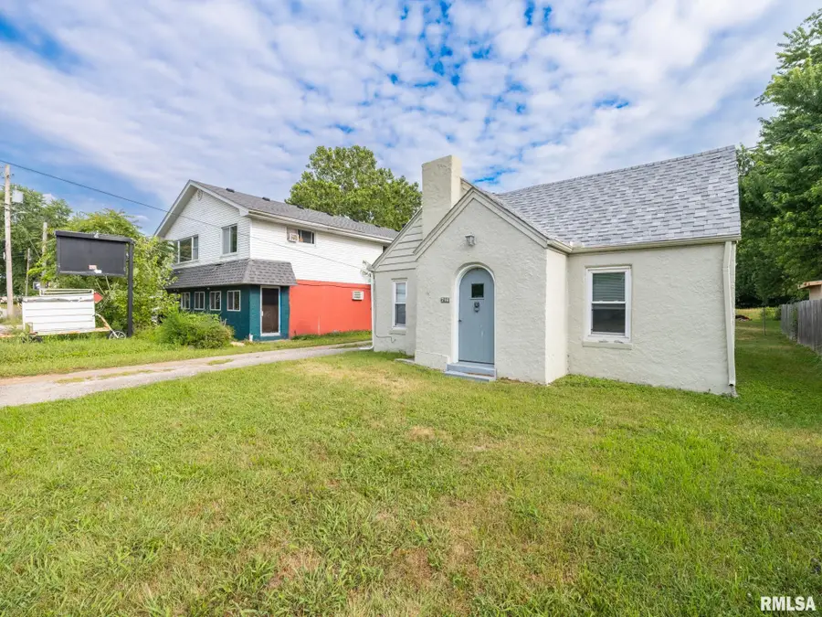 716 Meadow Avenue, East Peoria, IL 61611 - #2