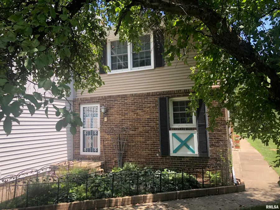 6701 N Fawndale Drive, Peoria, IL 61615 - #2