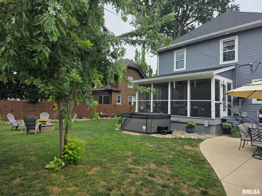 1609 W Columbia Terrace, Peoria, IL 61606 - #3