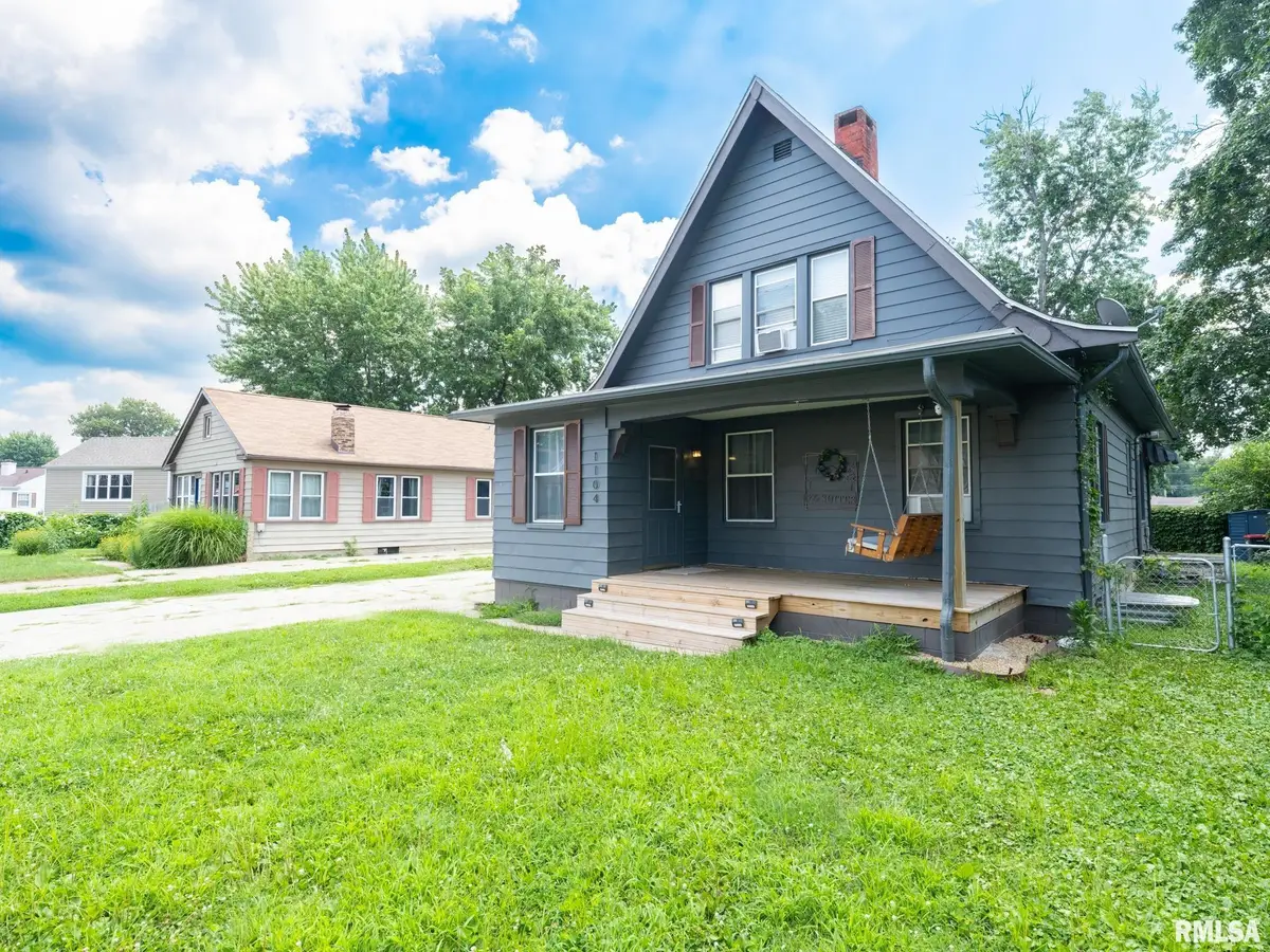 1104 S 10th Street, Pekin, IL 61554 - #1