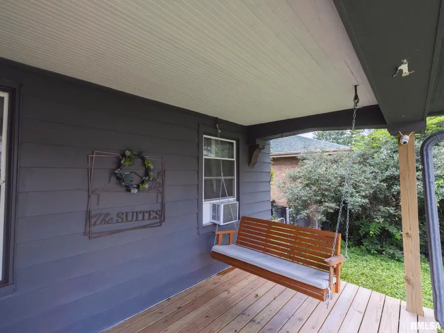 1104 S 10th Street, Pekin, IL 61554 - #3
