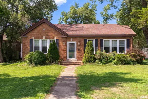 412 E Main Street, Duquoin, IL 62832