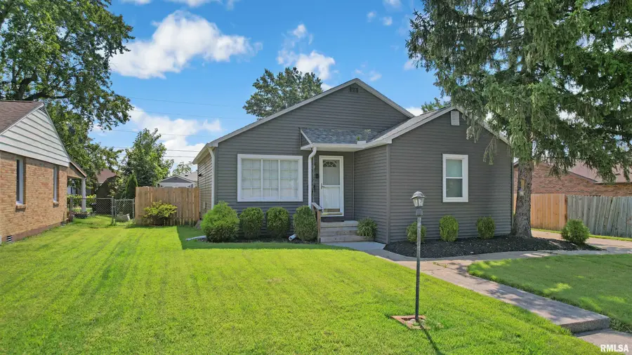 913 S Virginia Avenue, Marion, IL 62959-3255 - #2