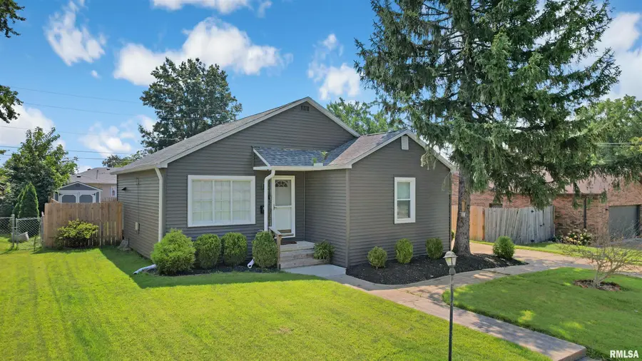 913 S Virginia Avenue, Marion, IL 62959-3255 - #3