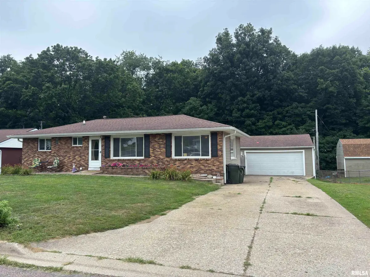 102 W Rio Drive, Washington, IL 61571 - #1