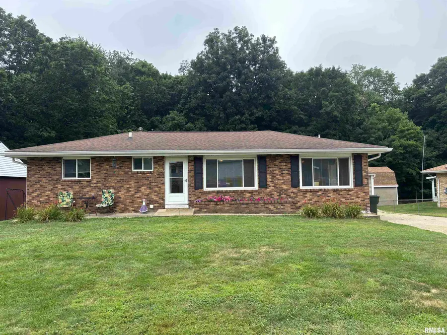 102 W Rio Drive, Washington, IL 61571 - #2