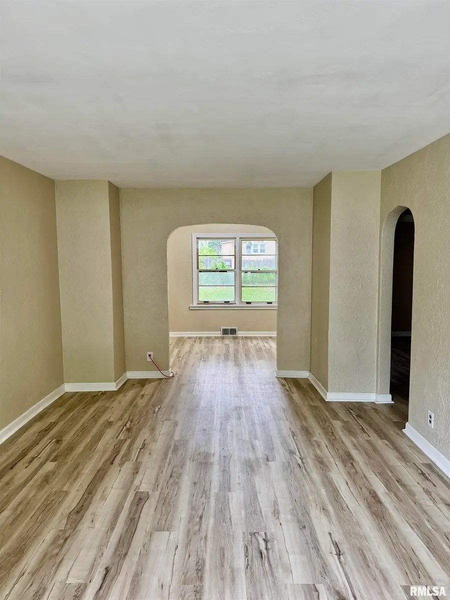 409 E Thrush Avenue, Peoria, IL 61603 - #3