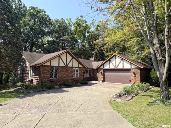 7117 N Dogwood Lane, Brimfield, IL 61517
