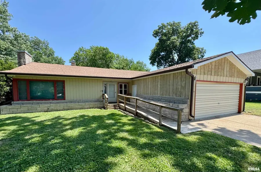 215 N Normal Street, Macomb, IL 61455 - #2
