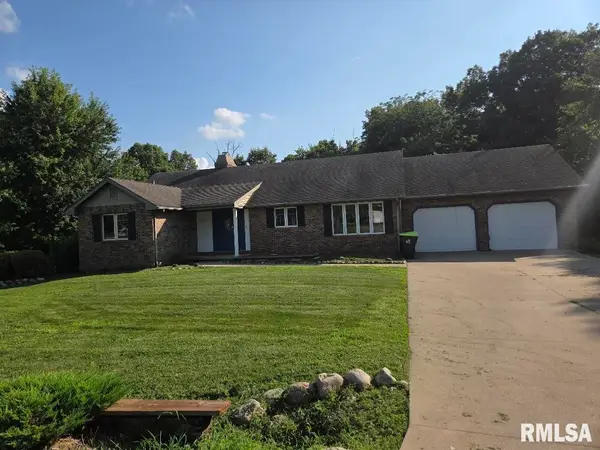 704 Bayside Circle, Germantown Hills, IL 61548