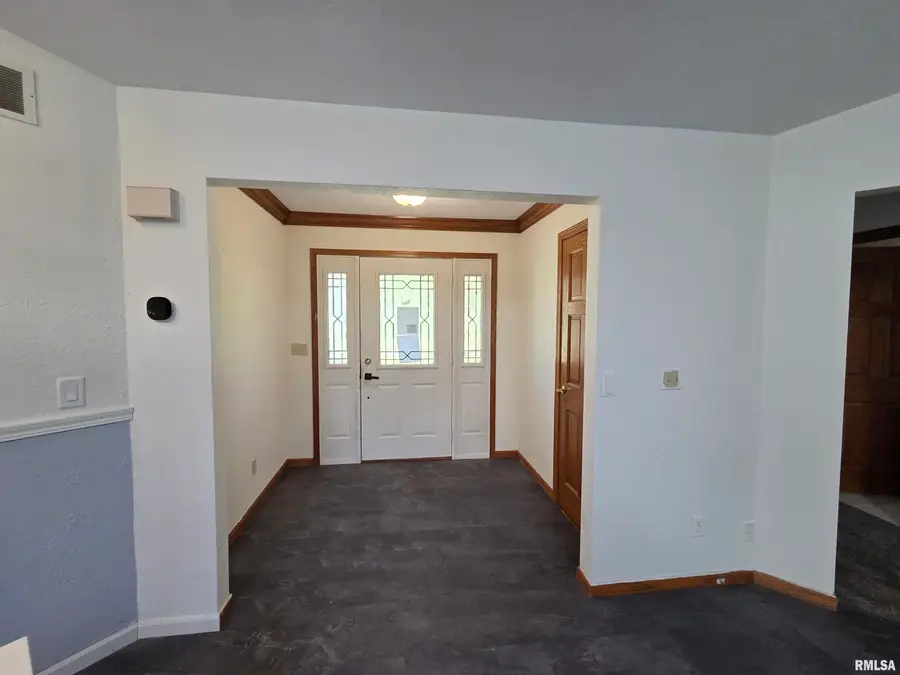 704 Bayside Circle, Germantown Hills, IL 61548 - #2