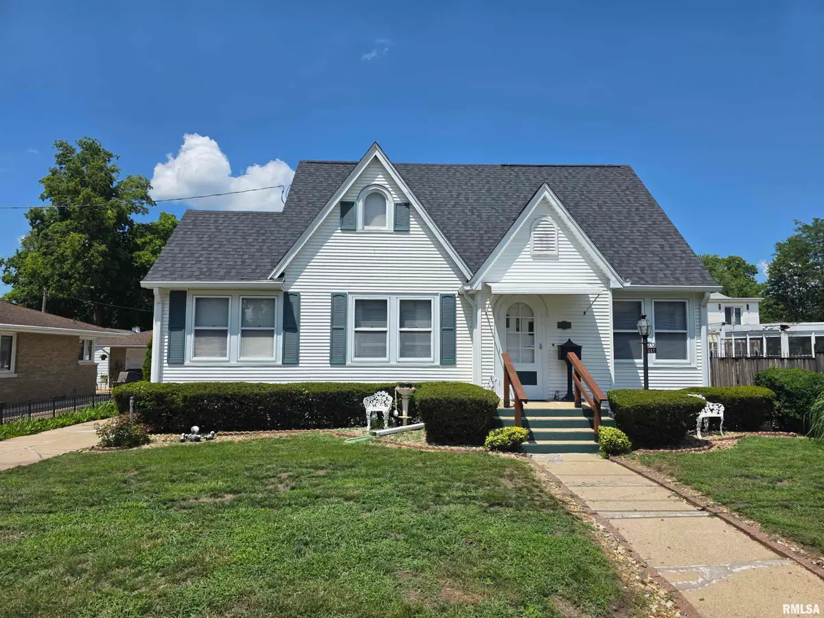 607 Mclean Street, Pekin, IL 61554 - #1