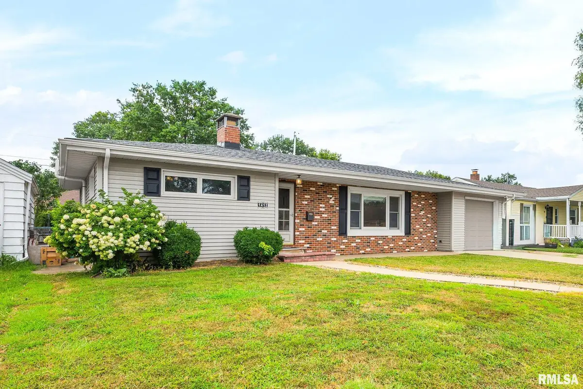 1412 N Capitol Street, Pekin, IL 61554 - #1