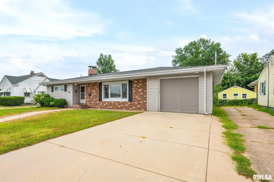 1412 N Capitol Street, Pekin, IL 61554 - #3