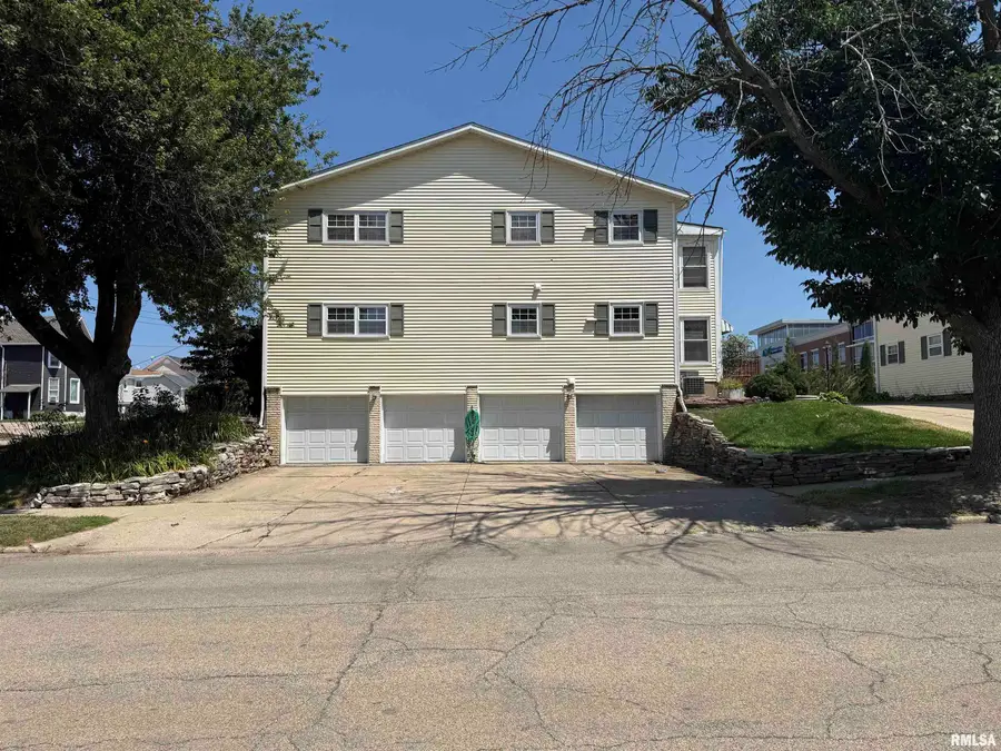 168 W Elm Street #4, Canton, IL 61520 - #2