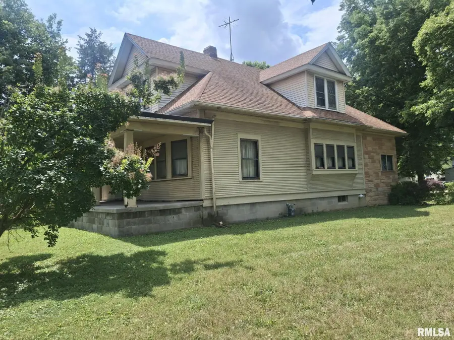 1017 N Logan Street, Lincoln, IL 62656 - #2