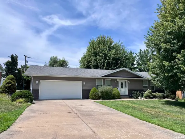 106 Holden Terrace, Macomb, IL 61455