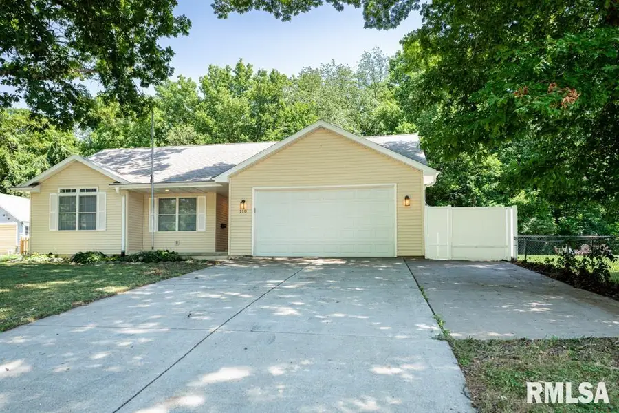 110 N Inglewood Drive, East Peoria, IL 61611 - #2