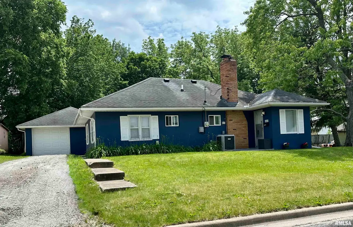402 W Tower Street, Eureka, IL 61530 - #1