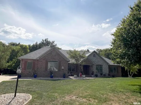 6 Wildwood Court, Washington, IL 61571