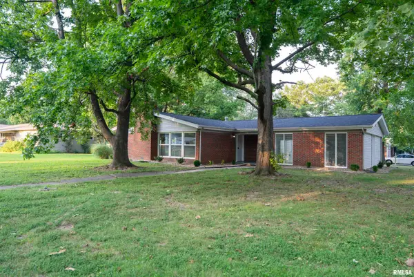 201 Westernaire Drive, Marion, IL 62959