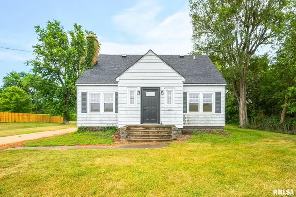 211 E State Street, Washburn, IL 61570