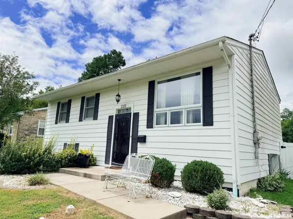 210 Peach Drive, Anna, IL 62906