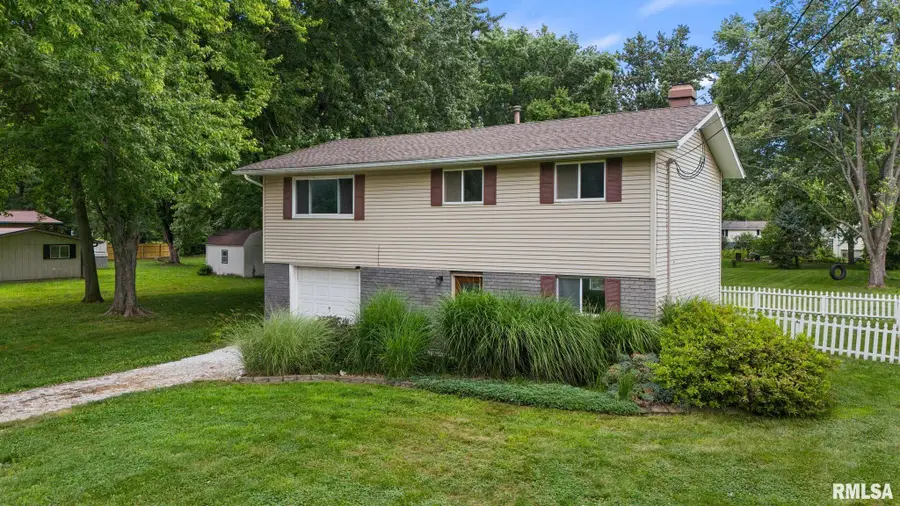 60 S Riverview Drive, East Peoria, IL 61611 - #2