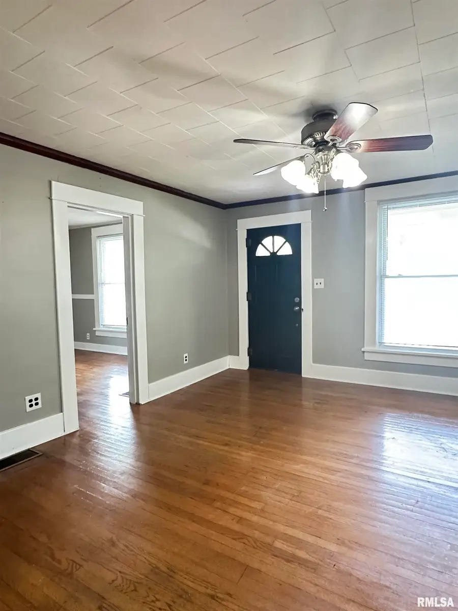 609 N Main Street, Anna, IL 62906 - #3