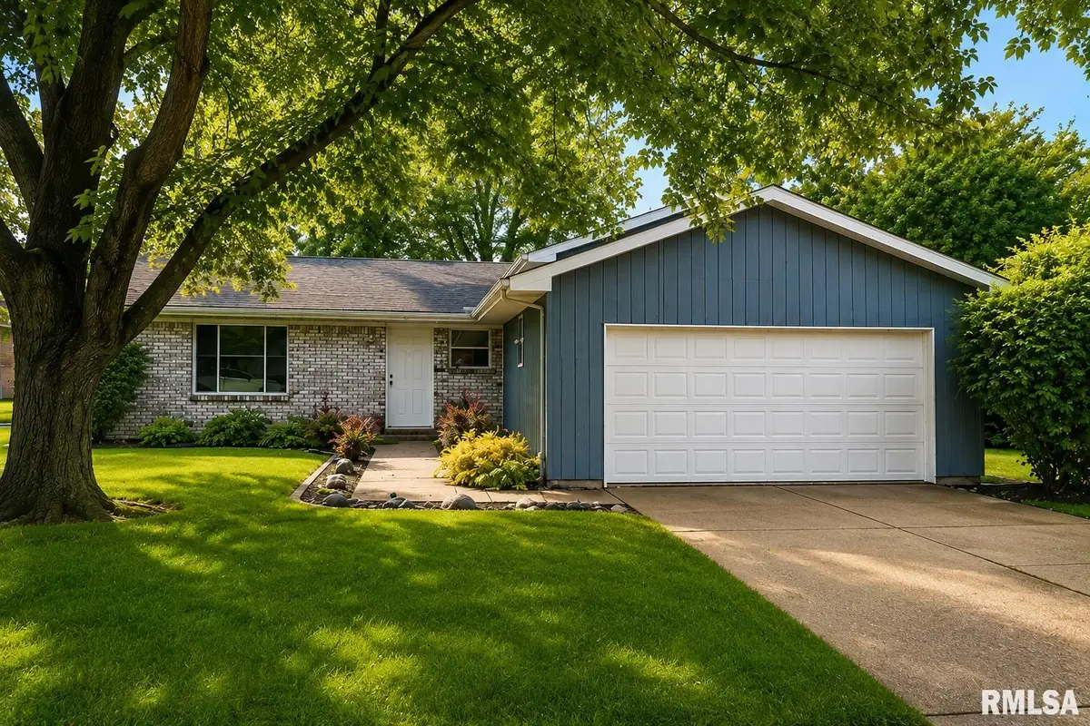 3204 W Westport Road, Peoria, IL 61615 - #1