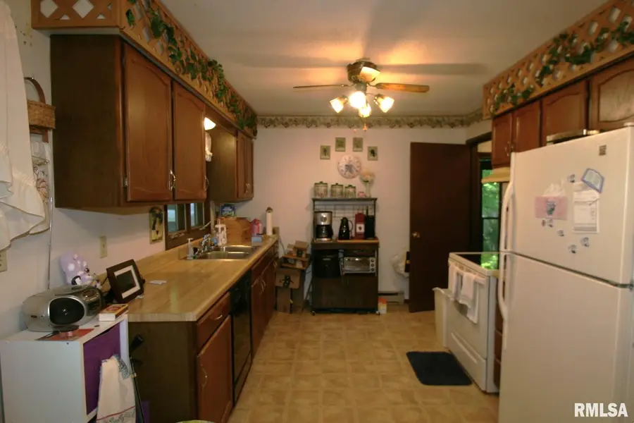 12 Redford Road, Mackinaw, IL 61755 - #2