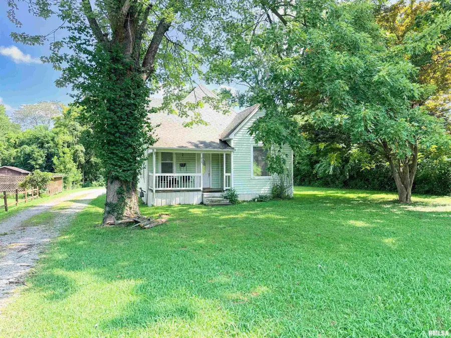 213 E Heacock Street, Jonesboro, IL 62952 - #2
