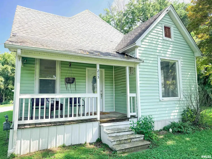 213 E Heacock Street, Jonesboro, IL 62952 - #3