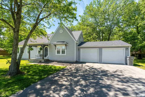 1627 S Division Street, Carterville, IL 62918