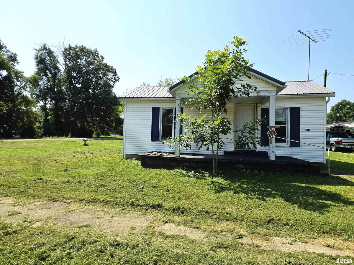 705 W Raymond Street, Harrisburg, IL 62946 - #1