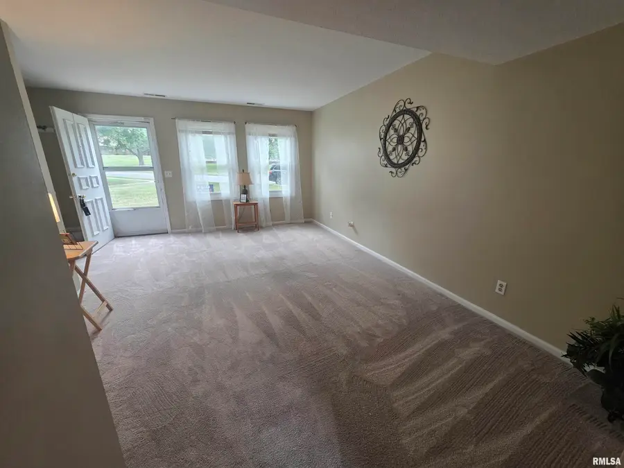 3809 W Buena Vista Court, Peoria, IL 61604 - #3