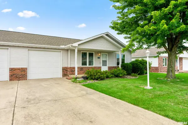 207 Easy Street, Washington, IL 61571