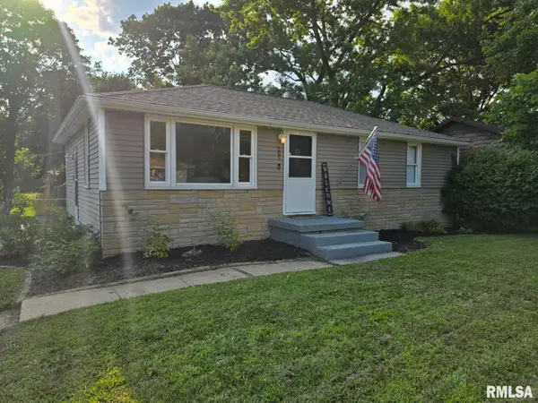 203 Elmhurst Drive, Washington, IL 61571