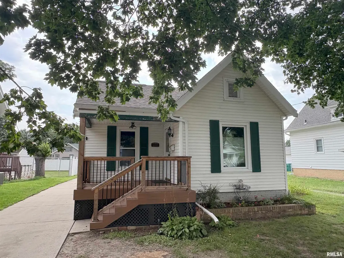 2112 W Alice Avenue, West Peoria, IL 61604 - #1