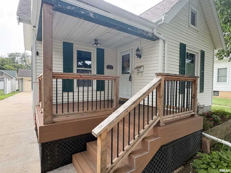2112 W Alice Avenue, West Peoria, IL 61604 - #3
