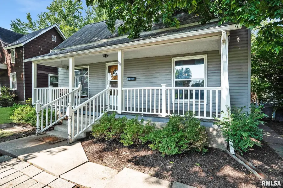 113 N 11th Street, Herrin, IL 62948 - #2