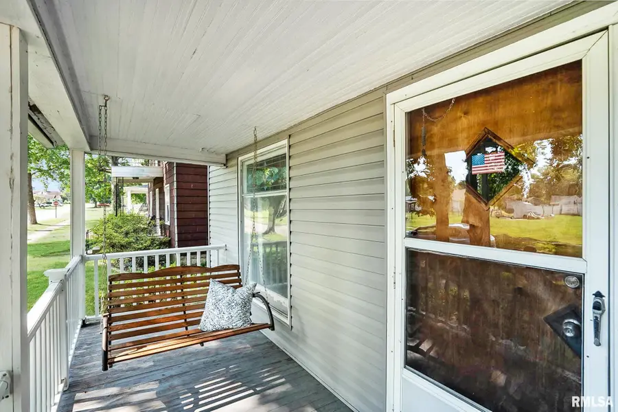 113 N 11th Street, Herrin, IL 62948 - #3