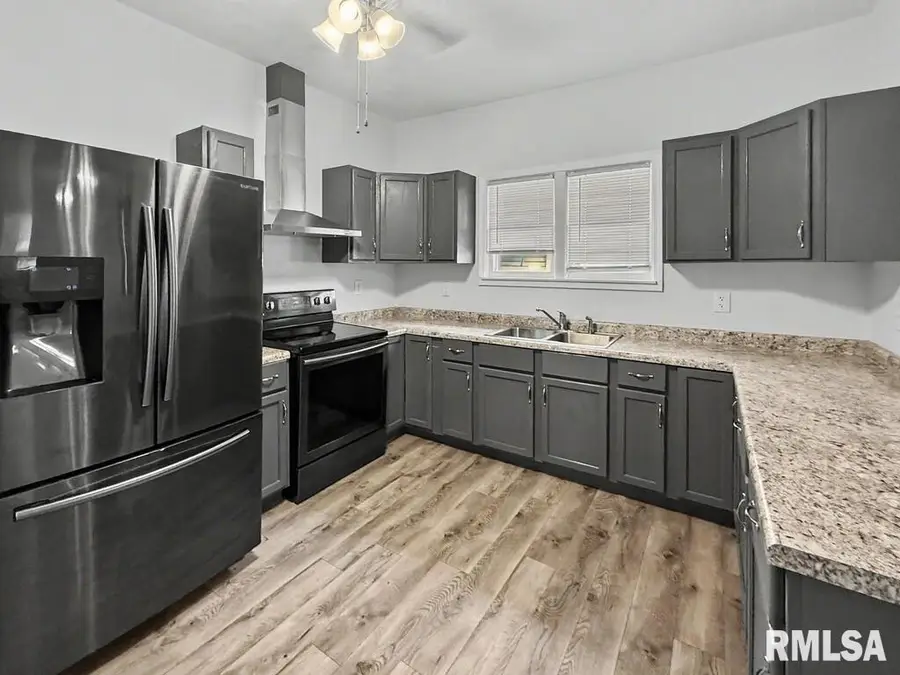 611 S 23rd Street, Herrin, IL 62948 - #2