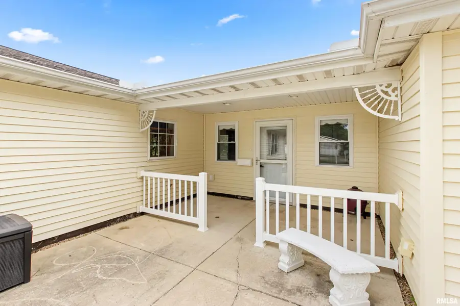 221 S Cummings Lane, Washington, IL 61571 - #3