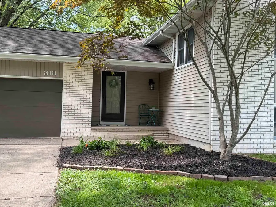 318 Meadow Drive, Macomb, IL 61455 - #2